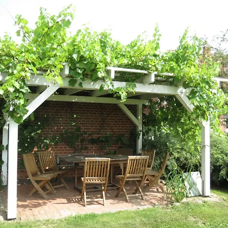 Holiday home Jugendstilhaus Im Elbwiesen By Interhome